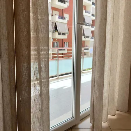 Golden Park Apartment *